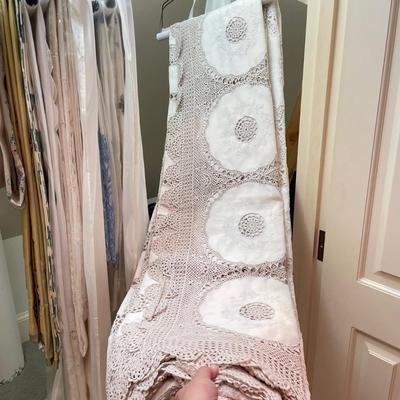 Fine Linens: Lace, Crochet, Embroidery & More (BR1-SS)