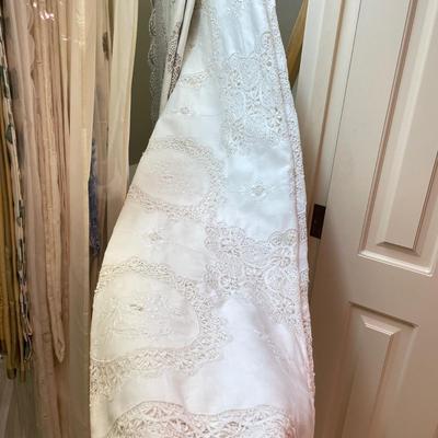 Fine Linens: Lace, Crochet, Embroidery & More (BR1-SS)