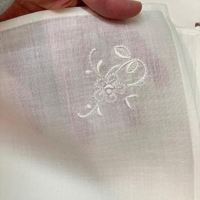 Fine Linens: Lace, Crochet, Embroidery & More (BR1-SS)