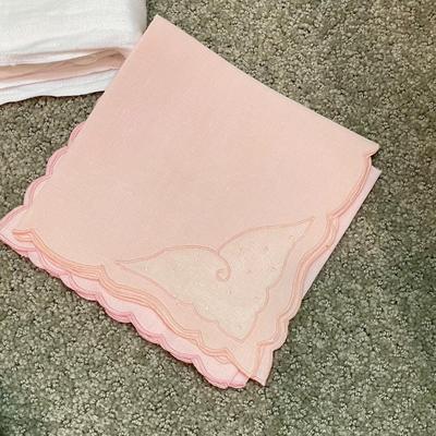 Fine Linens: Lace, Crochet, Embroidery & More (BR1-SS)