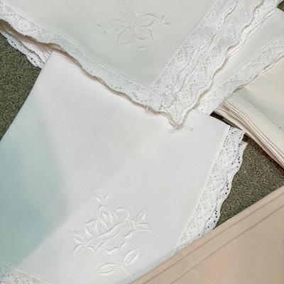 Fine Linens: Lace, Crochet, Embroidery & More (BR1-SS)