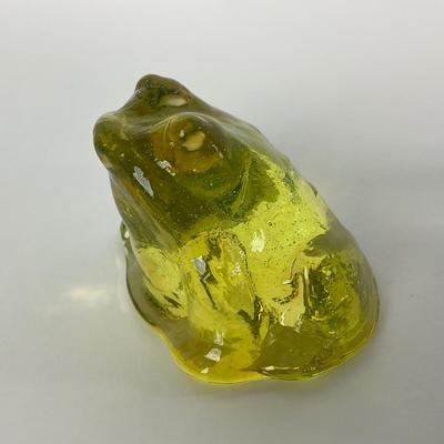 -8- URANIUM | Glass Yellow Frog