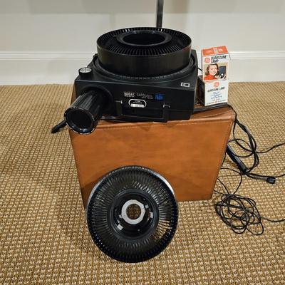 Kodak 760H Carousel Slide Projector, Screen & More  (BR-JS)
