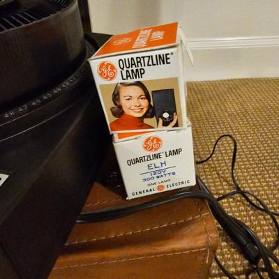 Kodak 760H Carousel Slide Projector, Screen & More  (BR-JS)