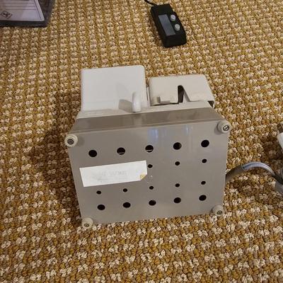 Kodak 760H Carousel Slide Projector, Screen & More  (BR-JS)
