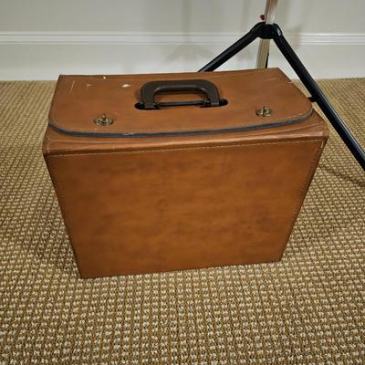 Kodak 760H Carousel Slide Projector, Screen & More  (BR-JS)