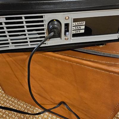 Kodak 760H Carousel Slide Projector, Screen & More  (BR-JS)