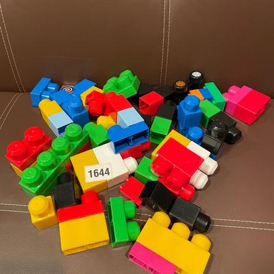 Duplo blocks