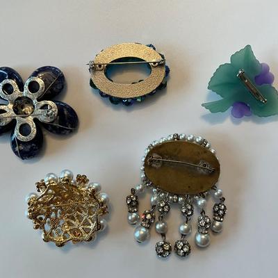Vintage Brooches/Pins