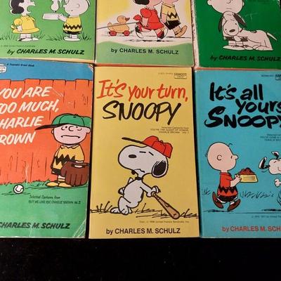 VINTAGE CHARLIE BROWN AND SNOOPY BOOKS