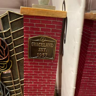 Elvis book ends