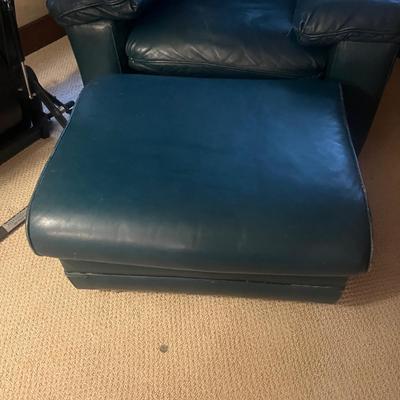 Old Hickory Tannery Leather Chair and Footstool (UB-DW)