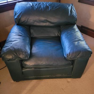 Old Hickory Tannery Leather Chair and Footstool (UB-DW)