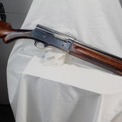 Browning (Belquim) A 5/ 12 Gauge, fix full choke, 2 3/4. est $300 to  $700.