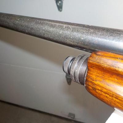 Browning (Belquim) A 5/ 12 Gauge, fix full choke, 2 3/4. est $300 to  $700.