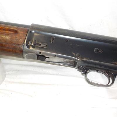Browning (Belquim) A 5/ 12 Gauge, fix full choke, 2 3/4. est $300 to  $700.