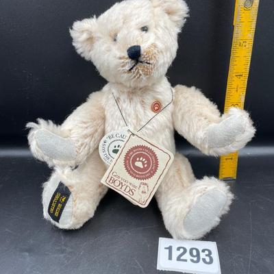 Boydâ€™s Bear collectors edition
