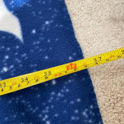 Lightweight throw blanket