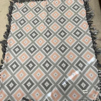 Tie blanket