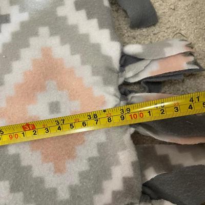 Tie blanket