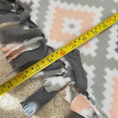 Tie blanket