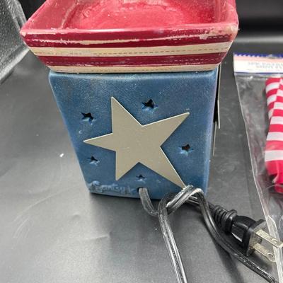 Scentsy patriotic warmer