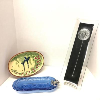 Lot 896 Lot of Decorative Serving Style Trays