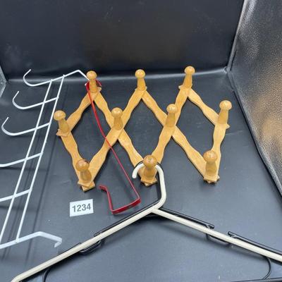 Hanger asst