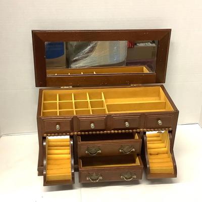 Lot 898  Wooden Jewelry Box & Two Porcelain Figures