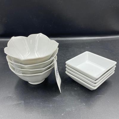 Small serving bowls