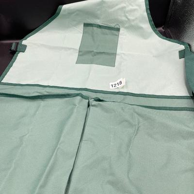 Gardening apron