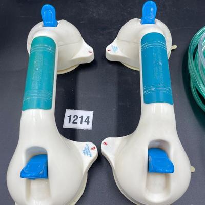 EZ grip suction handles