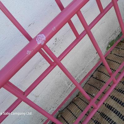 Antique sturdy metal Full sized bedframe