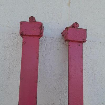 Antique sturdy metal Full sized bedframe