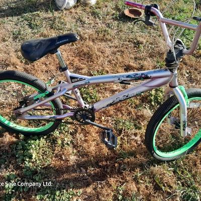 Girls 20" Kent Trouble Bicycle for parts or repair Model GS32027 Needs tires