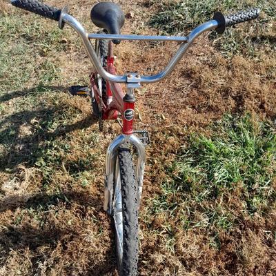 Boy's Magna Bicycle for parts or repair - Needs tires