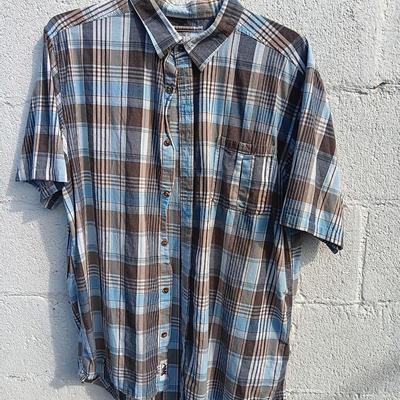 Three Men's short sleeved button front shirts CHAPS & MK Large - X large
