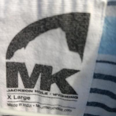 Three Men's short sleeved button front shirts CHAPS & MK Large - X large