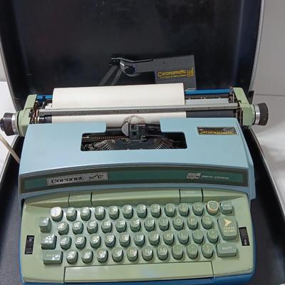 Vintage Coronet Super 12 Smith-Corona SMC Electric typewriter in case