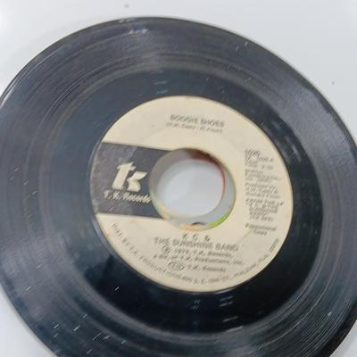 Great artists! two small stacks of vintage LP 45's Record's - Abba - Pink Floyd - Eagles and others
