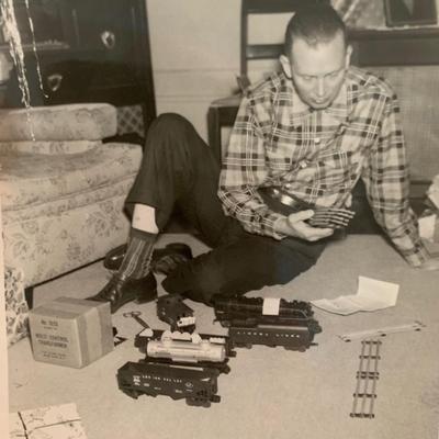 Vintage Photos - 1940s Model Railroad Trains / Christmas