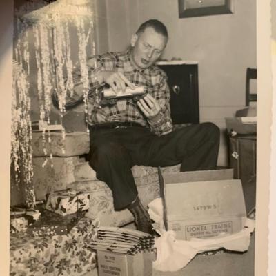 Vintage Photos - 1940s Model Railroad Trains / Christmas