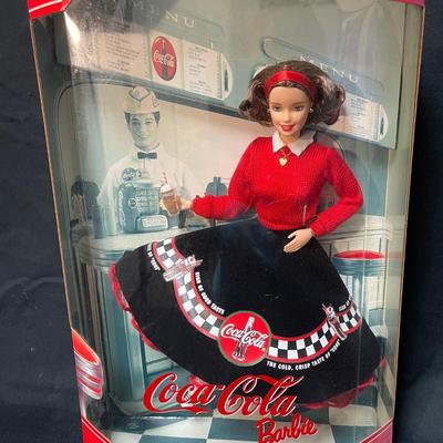 Barbie 1999 Coca-Cola Soda Fountain Barbie 1950's Mattel red top black skirt Mint brunette