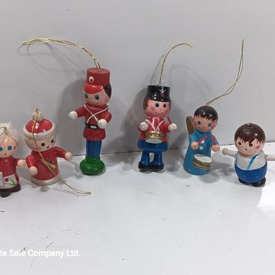 Vintage wooden ornaments -Santa & Mrs -. Drummer boy - marching band and more
