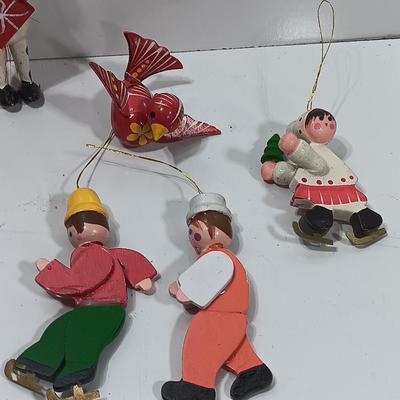 Vintage wooden tree ornaments - Giraffe - bird - people