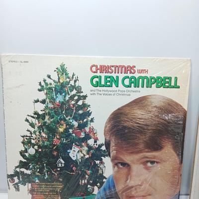Christmas music on Record LP'S - Bing Crosby - Glan Campbell - Woody the Woodchuck