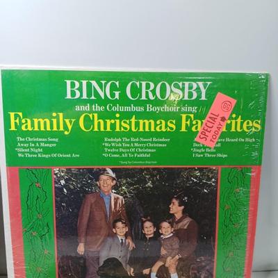 Christmas music on Record LP'S - Bing Crosby - Glan Campbell - Woody the Woodchuck