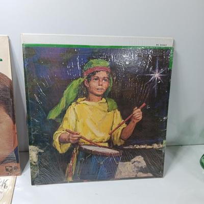 Christmas music on Record LP'S - Bing Crosby - Glan Campbell - Woody the Woodchuck