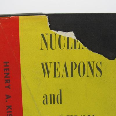 Nuclear Weapons and Foreign Policy Henry A. Kissinger Vintage Militaria Political Hardcover Book