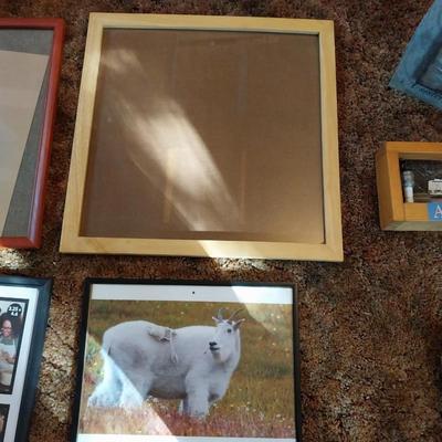 VARIETY OF PICTURE FRAMES, PHOTO ALBUM AND A 